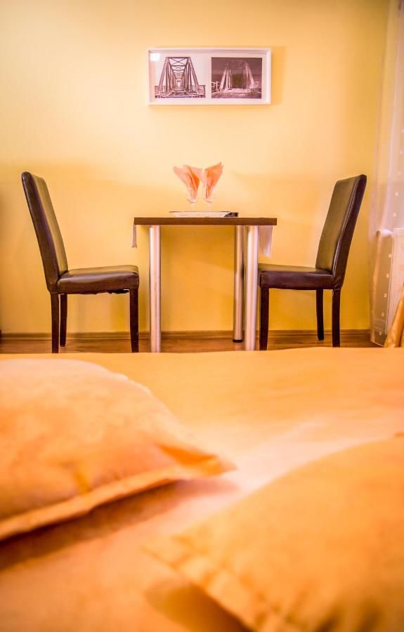 Отель Hotel EOS Бухарест