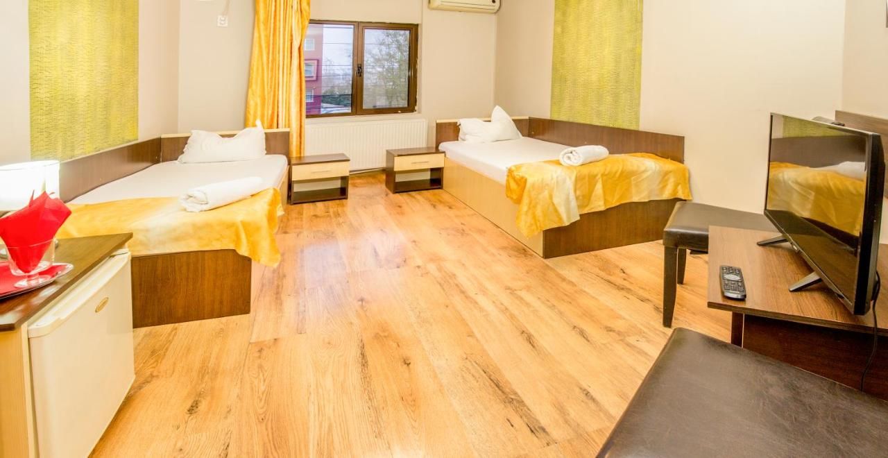 Отель Hotel EOS Бухарест-7