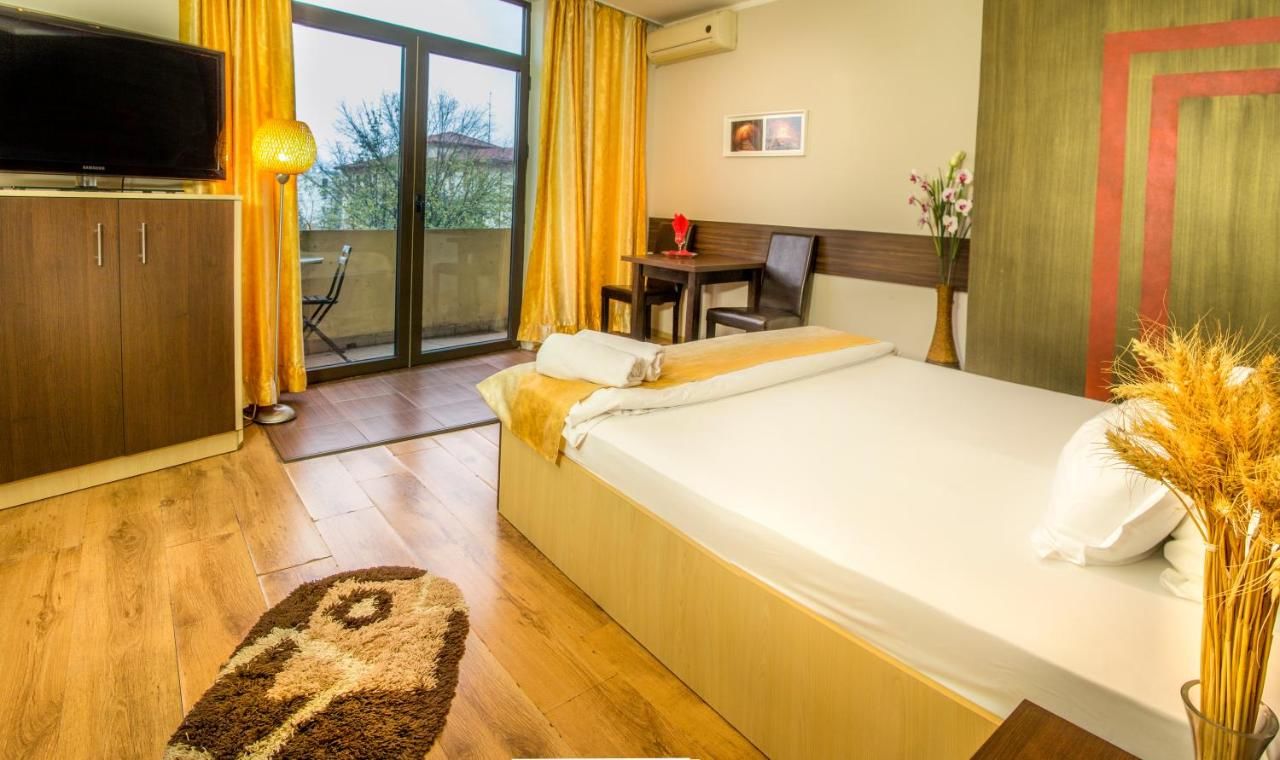 Отель Hotel EOS Бухарест