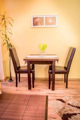 Отель Hotel EOS Бухарест Улучшенный двухместный номер с 1 кроватью-10