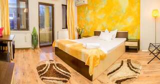 Отель Hotel EOS Бухарест Улучшенный двухместный номер с 1 кроватью-3