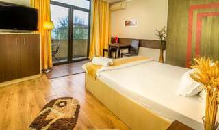 Отель Hotel EOS Бухарест Улучшенный двухместный номер с 1 кроватью-4